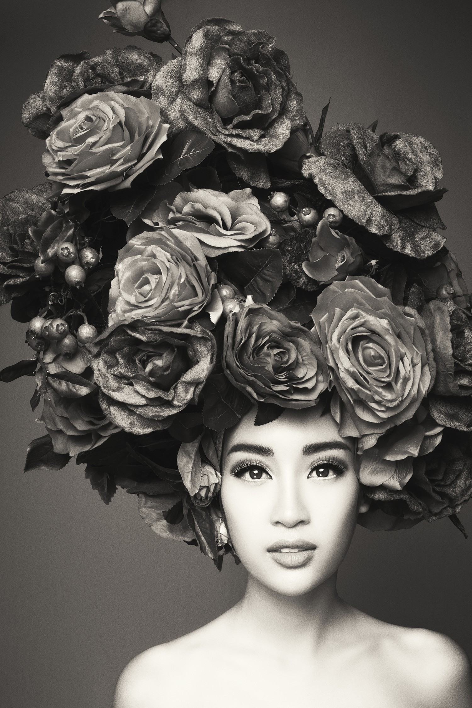 Hà Tăng vai trần, Kỳ Duyên cùng loạt mỹ nhân Việt khác trút bỏ xiêm y trong bộ ảnh của NTK Đỗ Mạnh Cường